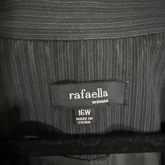 Rafaella Women's Pinstripe Blazer Size 16W Black Gray Lined Career Work Jacket - Picture 3 of 10